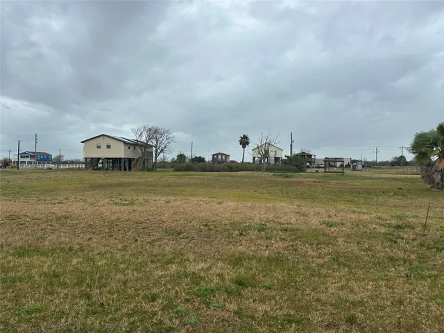 $30,000 | 5-6 Front Avenue, Port Bolivar, TX 77650