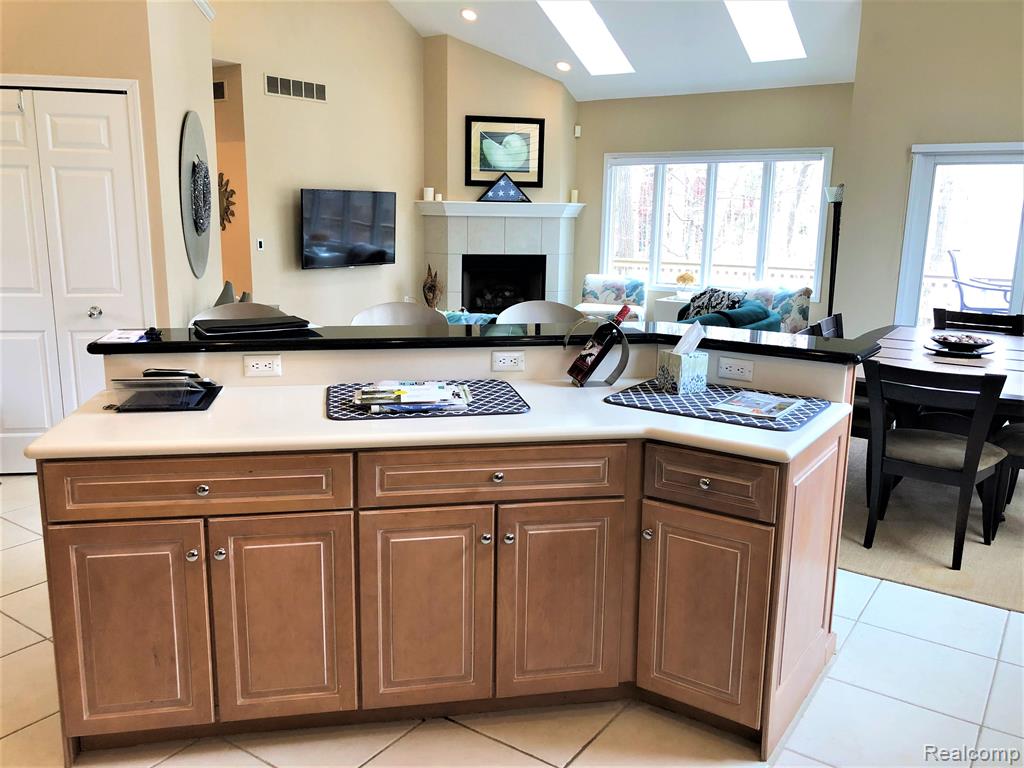 7277 Rabbit Ears Pass, Unit 32 Clarkston, MI 48346 - Photo 5 of 36