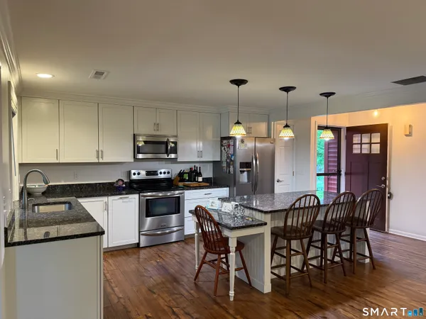 $2,600 | 139 Hollister Way North, Unit 139, Glastonbury, CT 06033