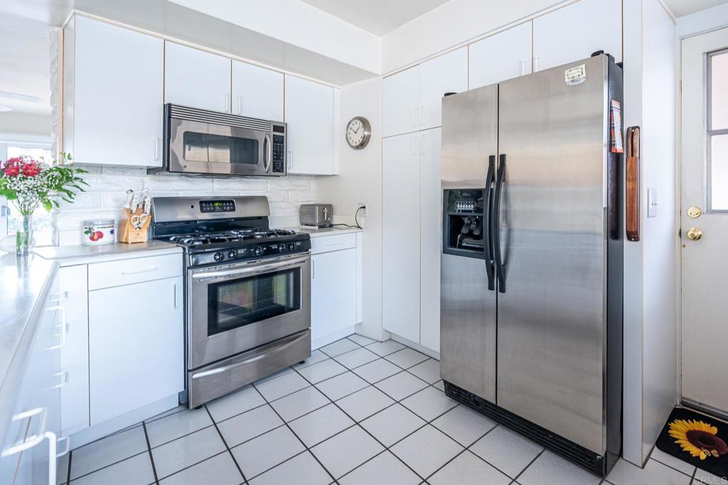 69850 Highway 111, Unit 18 Rancho Mirage, CA 92270 - Photo 11 of 41