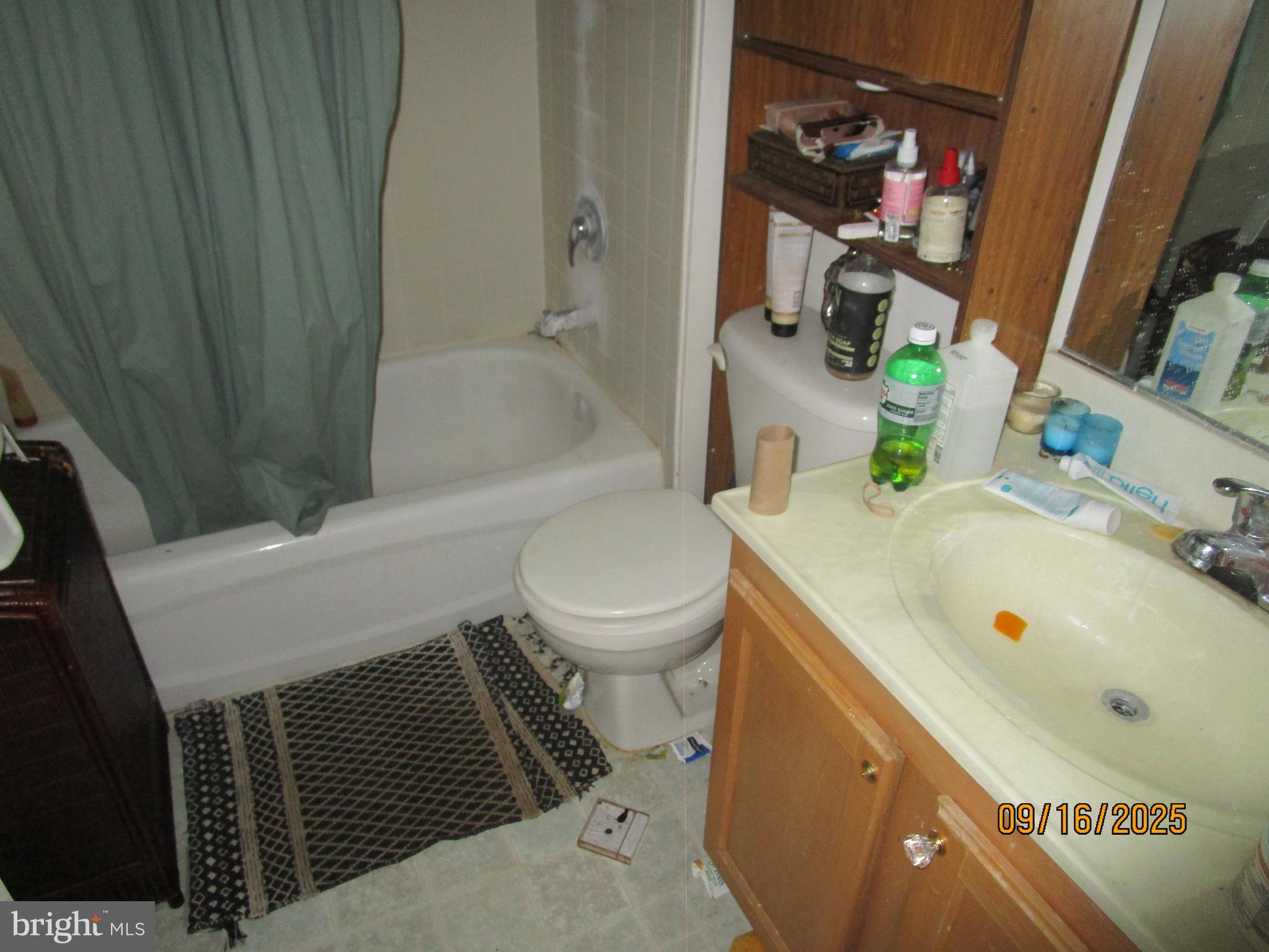 811 George Street Baltimore, MD 21201 - Photo 11 of 20 a bathroom with a sink and a toilet