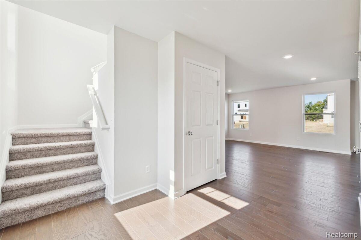 4119 Sedgeview Circle Howell, MI 48855 - Photo 11 of 19 Entryway