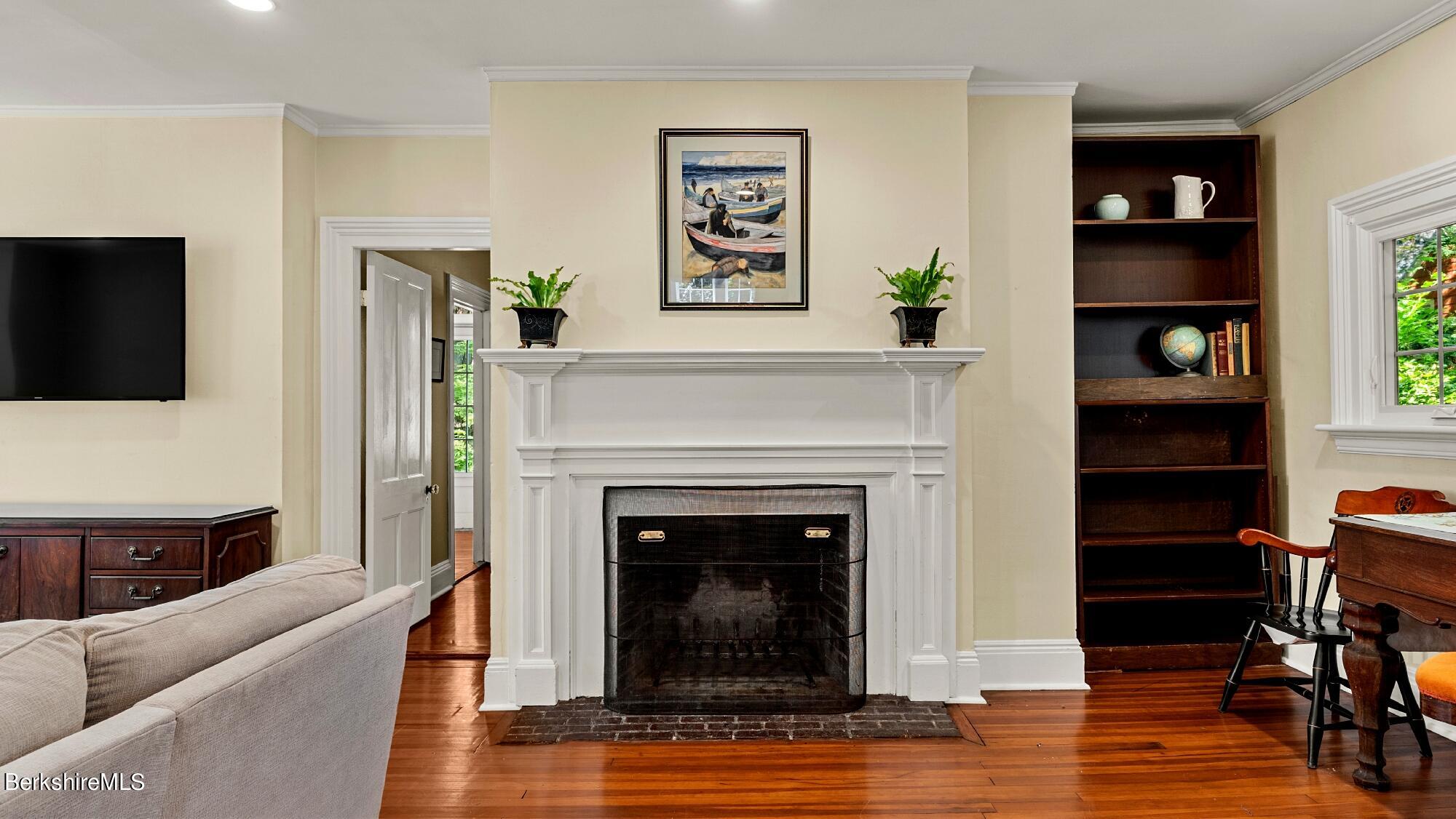 51 Holmes Road Pittsfield, MA 01201 - Photo 6 of 39 LIVING ROOM