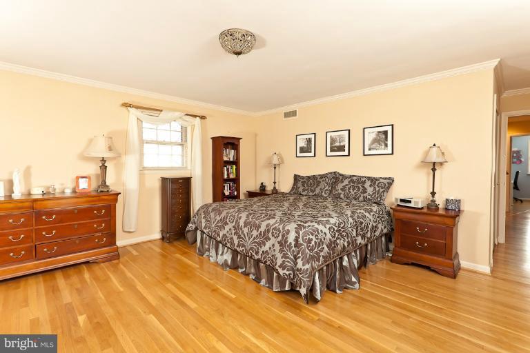 1803 Pot Spring Road Lutherville-Timonium, MD 21093 - Photo 22 of 29 Bedroom (Master)