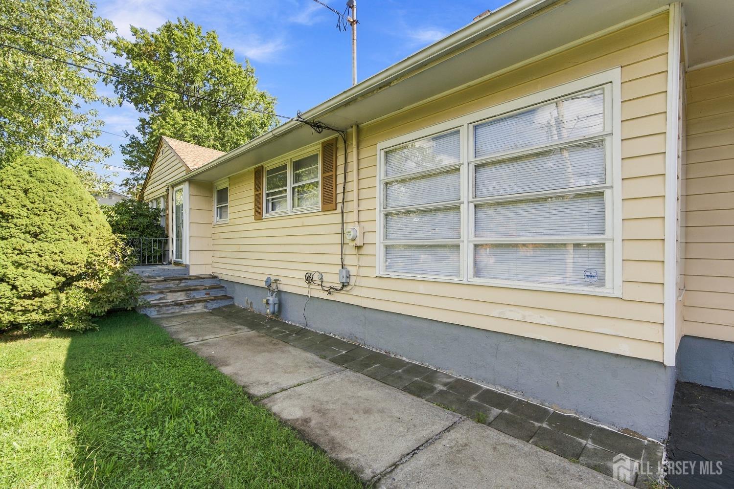 943 New Dover Road Edison, NJ 08820 - Photo 2 of 30 Gallery Image 2