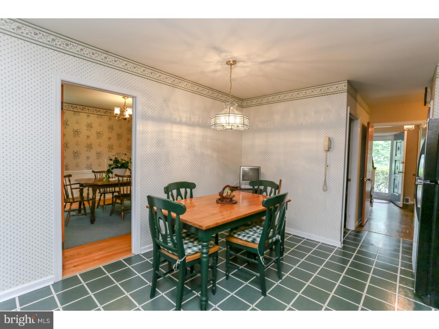 10 Oakford Road Wayne, PA 19087 - Photo 8 of 25 Kitchen