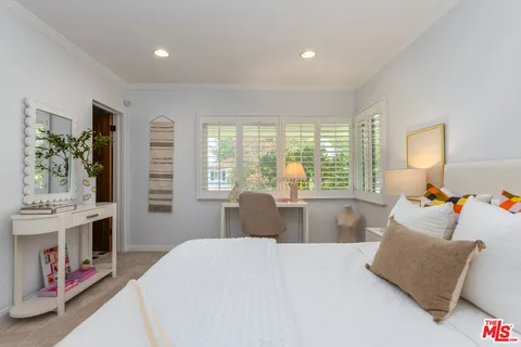 $1,595,000 | 5071 Shirley Avenue, Tarzana, CA 91356