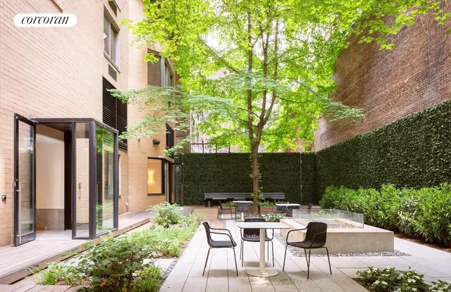 $1,170,000 | 234 East 46th Street, Unit 1505 | Midtown East