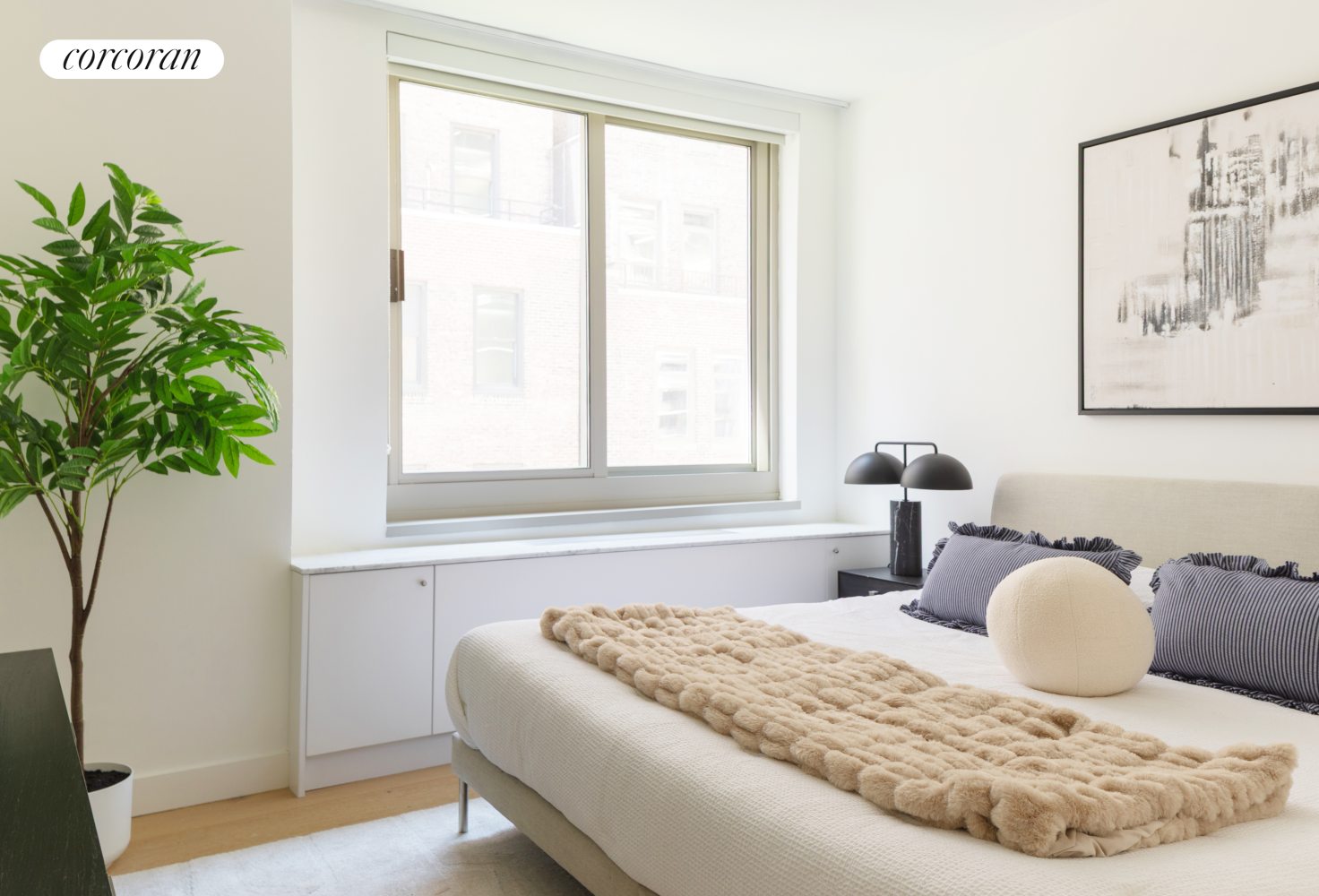 234 East 46th Street, Unit 1505 Manhattan, NY 10017 - Photo 3 of 18