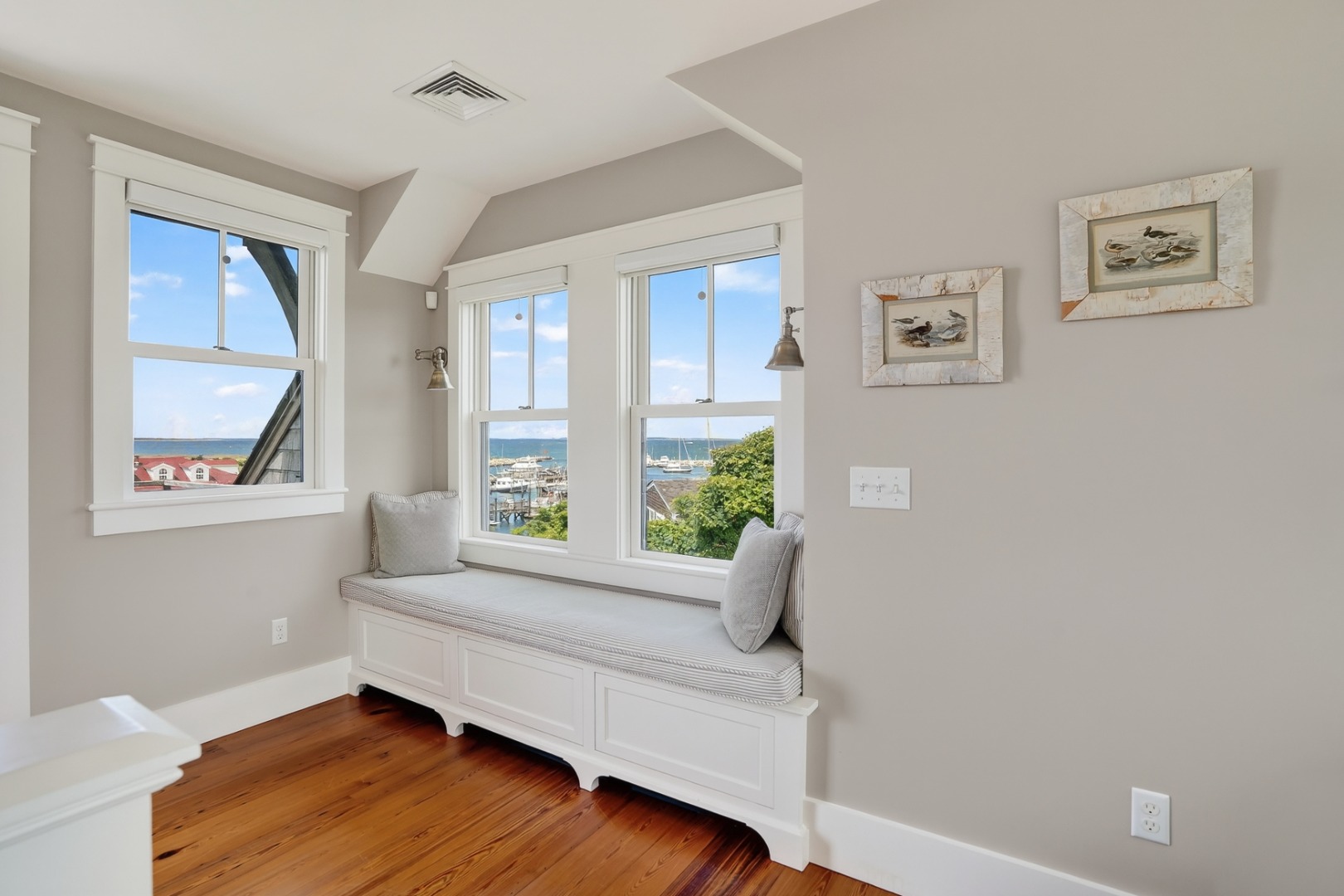 26 Harbor Hill Road Chilmark, MA 02535 - Photo 24 of 40 2nd Floor Alcove