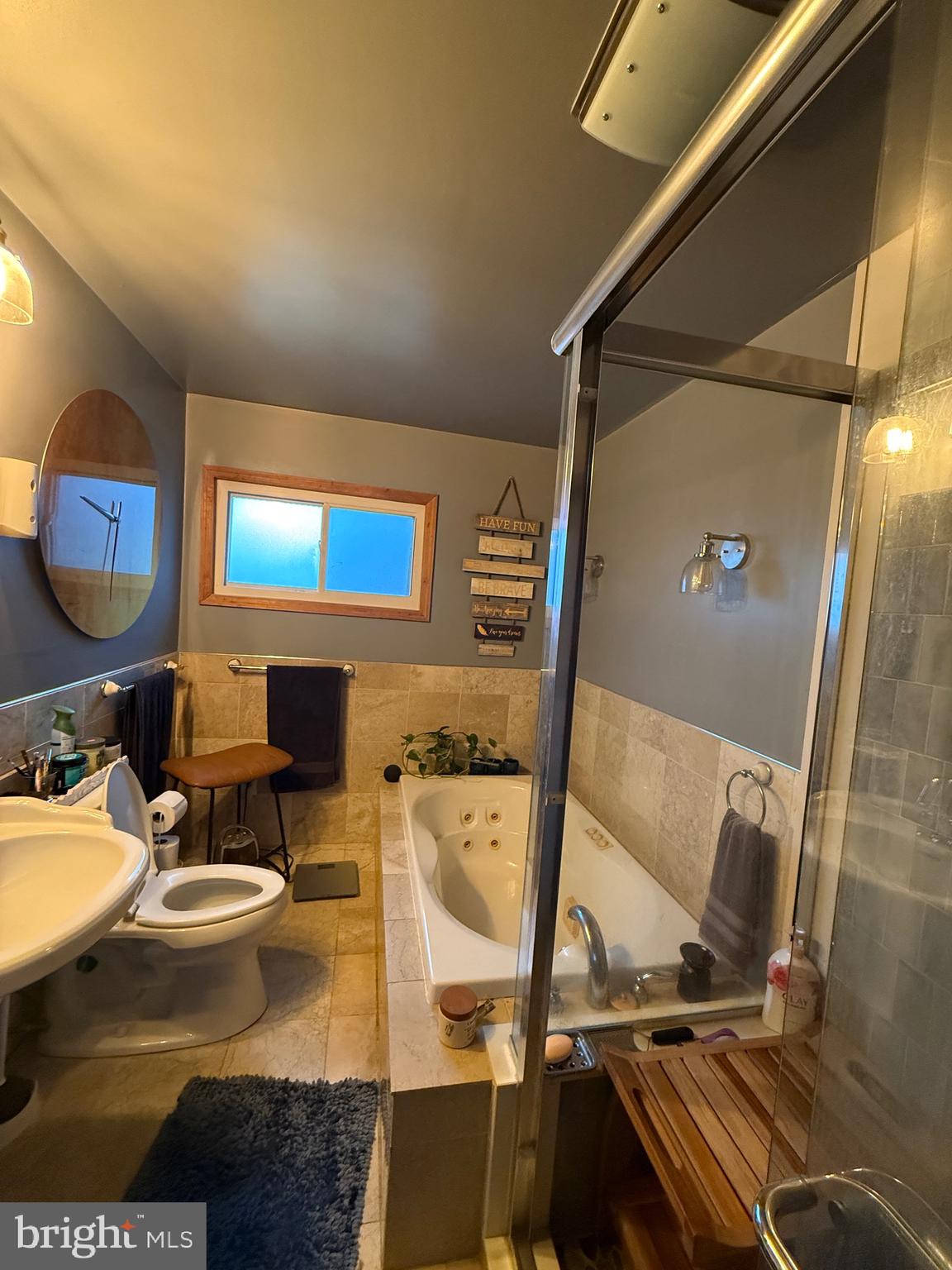 1000 Southridge Road Baltimore, MD 21228 - Photo 5 of 9 Oversized Bathroom