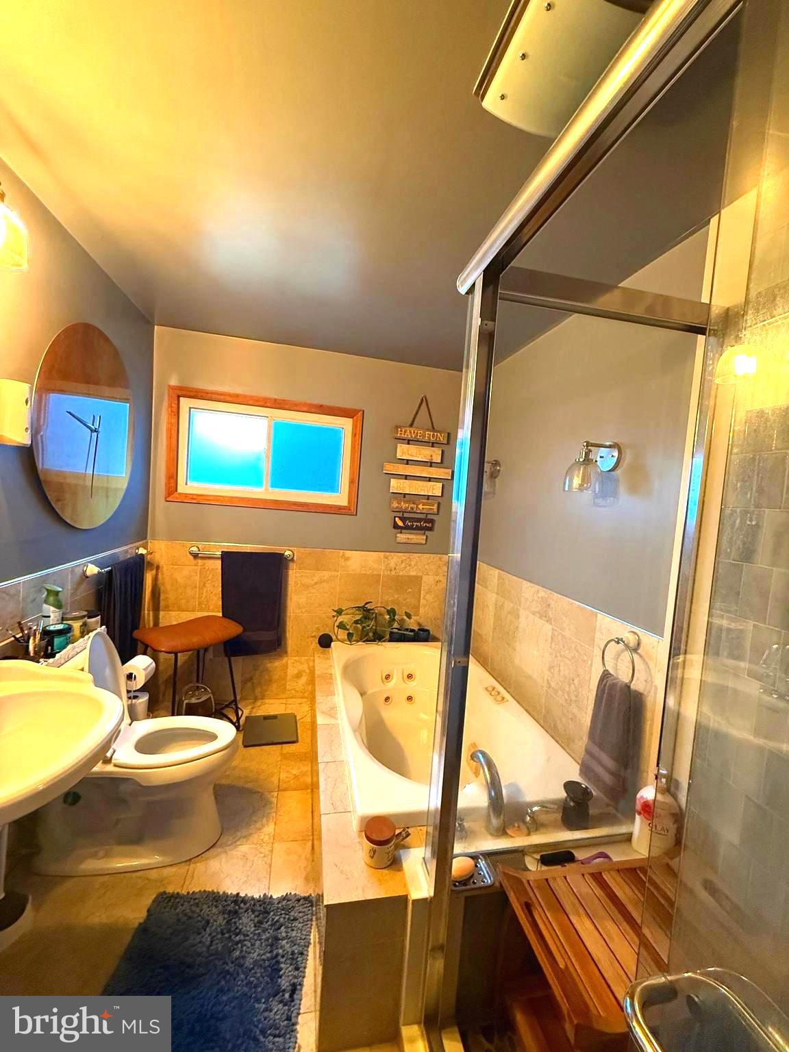 1000 Southridge Road Baltimore, MD 21228 - Photo 7 of 40 Oversized Bathroom