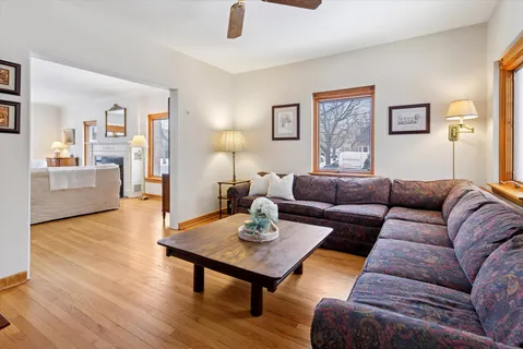 $989,900 | 6101 North Knox Avenue, Chicago, IL 60646