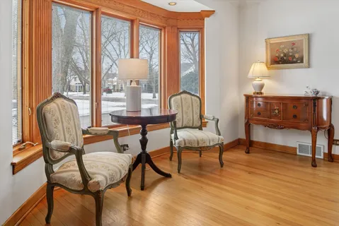 $989,900 | 6101 North Knox Avenue, Chicago, IL 60646