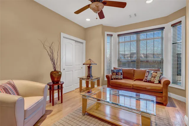 $849,990 | 514 Pacing Way, Unit 514, Westbury, NY 11590