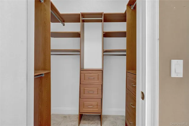 $849,990 | 514 Pacing Way, Unit 514, Westbury, NY 11590