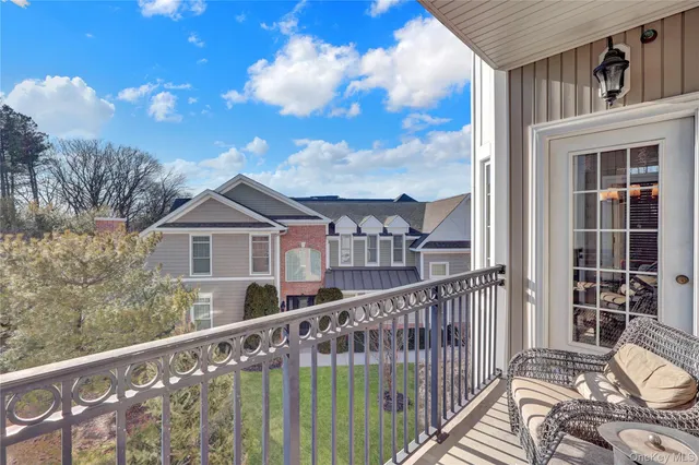 $849,990 | 514 Pacing Way, Unit 514, Westbury, NY 11590