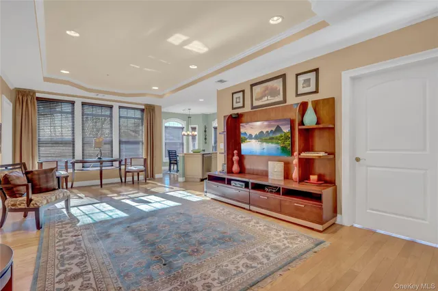 $849,990 | 514 Pacing Way, Unit 514, Westbury, NY 11590