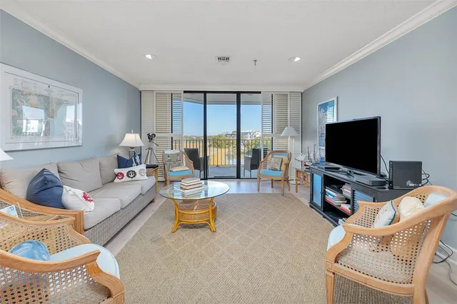 $2,200 | 1 Marina Drive, Unit 301, St. Simons Island, GA 31522