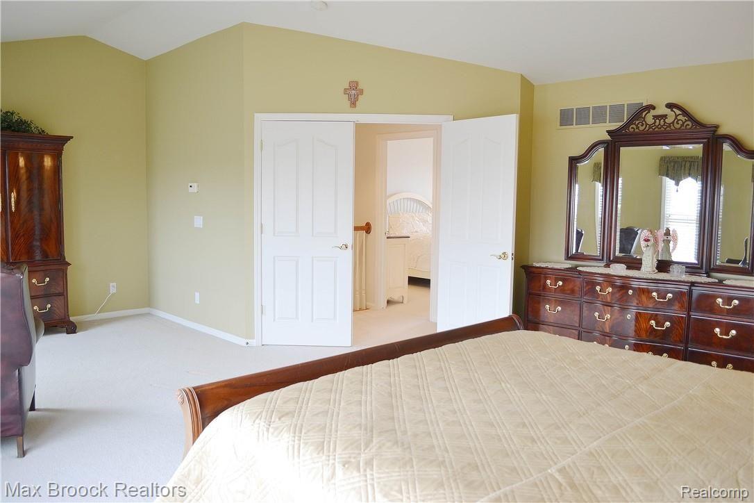 2431 Selkirk Street Rochester, MI 48306 - Photo 30 of 58 DSC_0923.JPG
