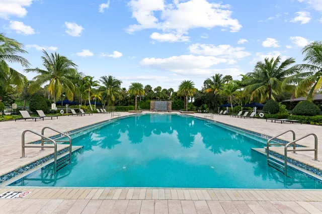 $999,000 | 8716 Grand Prix Lane, Boynton Beach, FL 33472