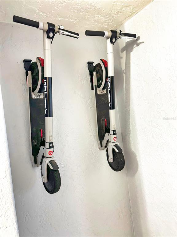 40 East Princeton Street Orlando, FL 32804 - Photo 14 of 14 a bathroom with a shower