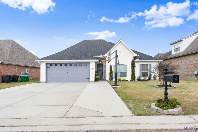 $375,000 | 6093 Waterford Lane, Sorrento, LA 70778