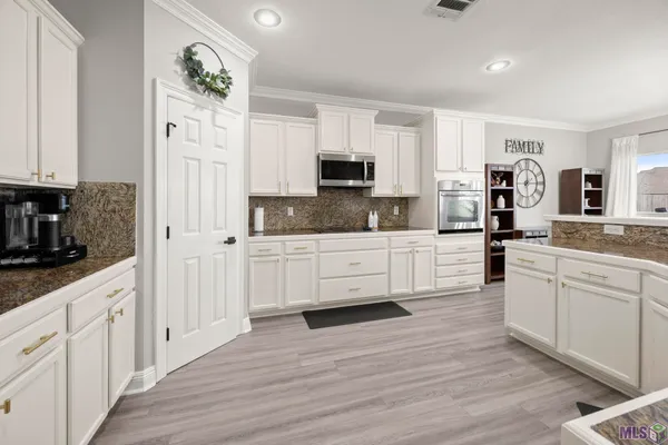 $340,000 | 6093 Waterford Lane, Sorrento, LA 70778