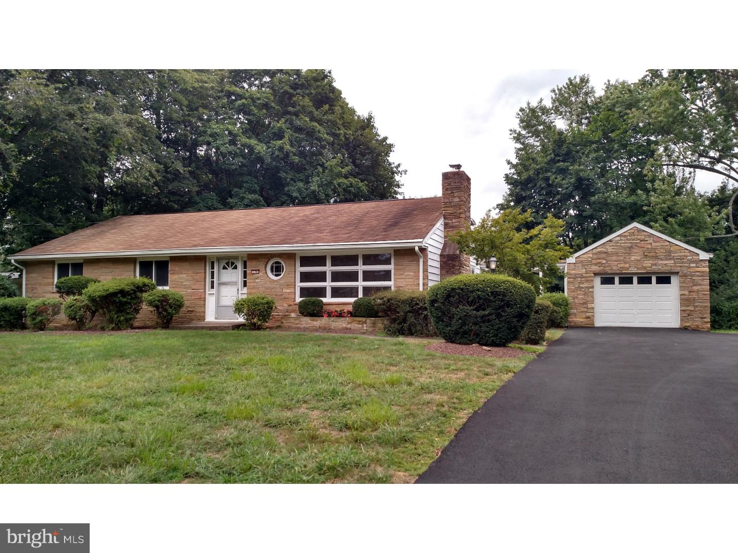 136 Bull Run Road Ewing, NJ 08638 - Photo 3 of 11
