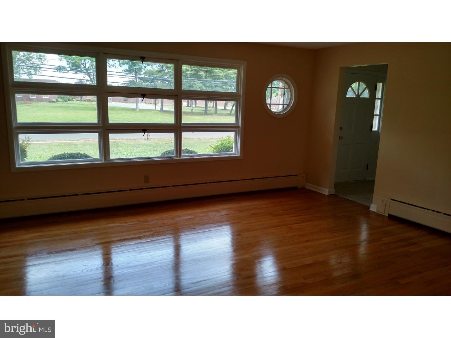 136 Bull Run Road Ewing, NJ 08638 - Photo 6 of 11