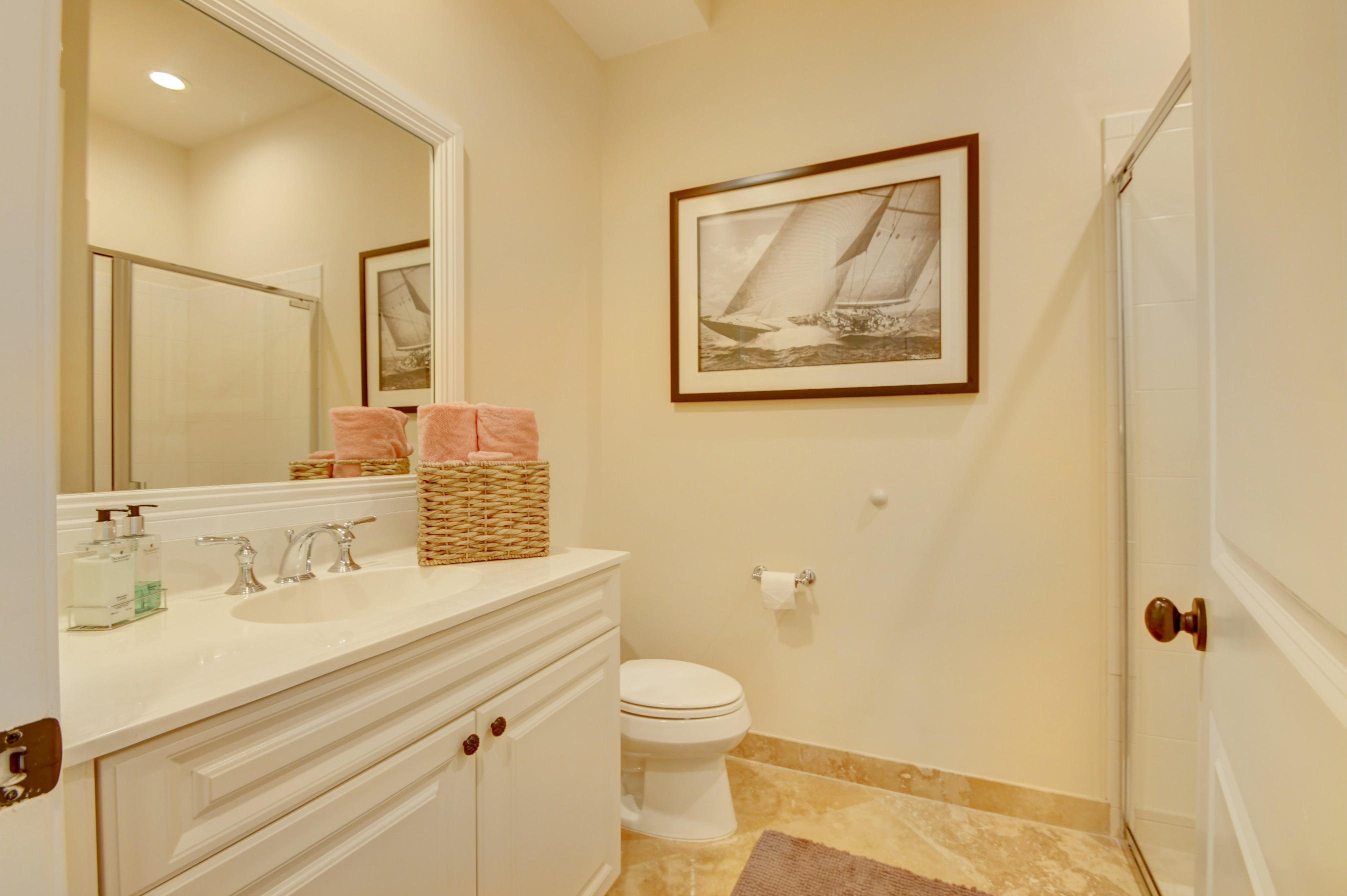 49 Via Floresta Drive Boca Raton, FL 33487 - Photo 16 of 21 Guest Bath
