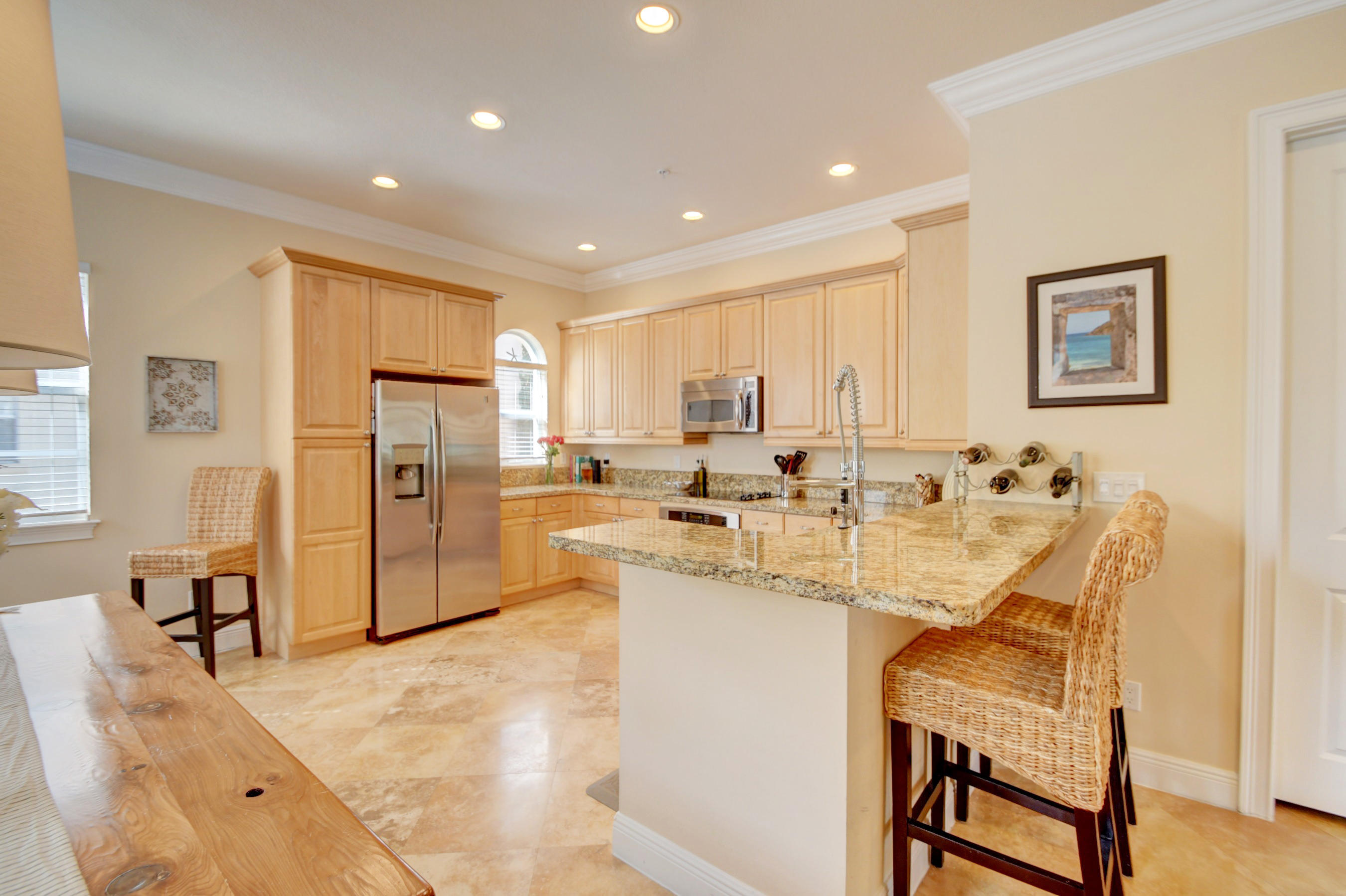 Full kitchen