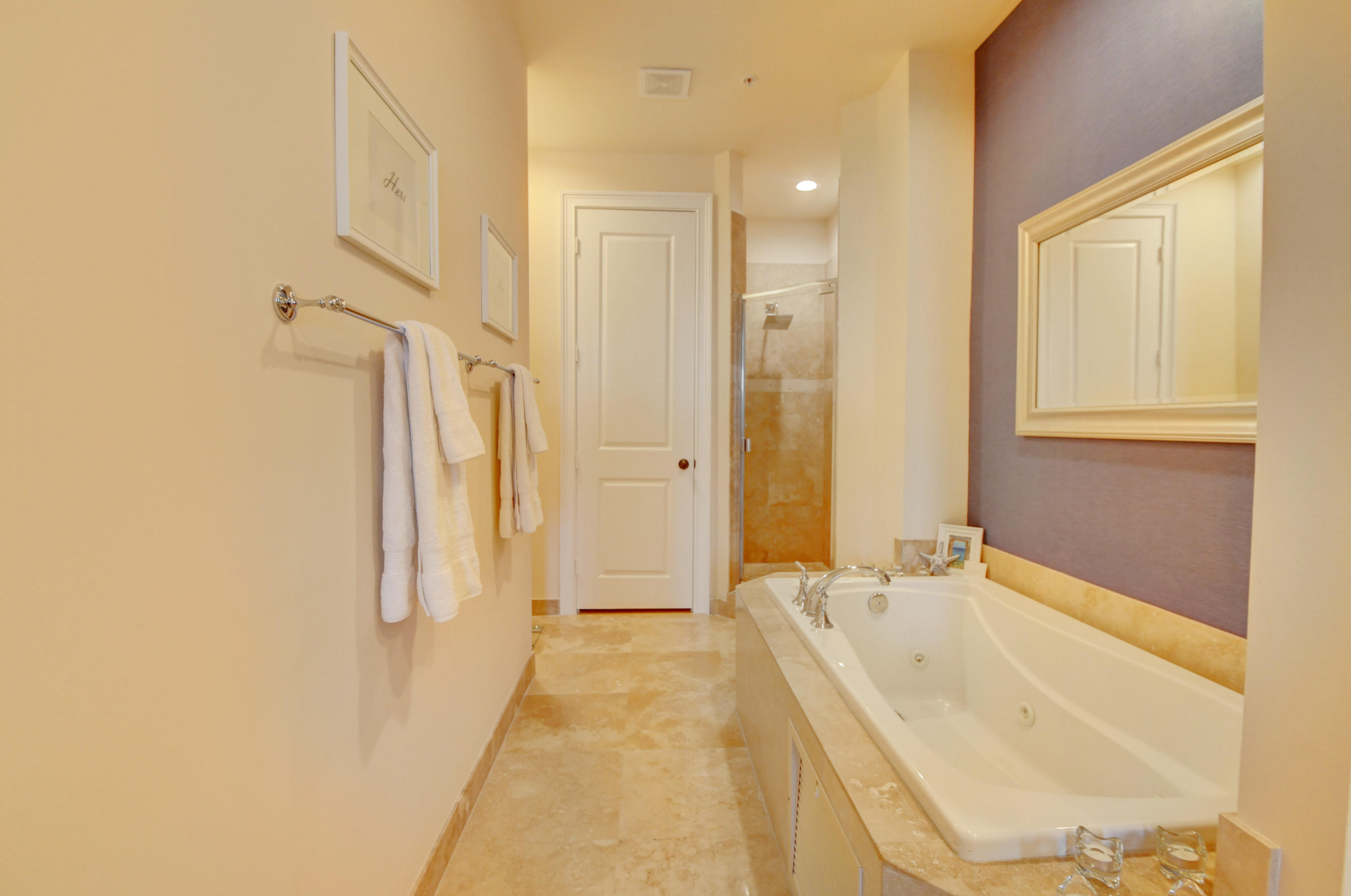 49 Via Floresta Drive Boca Raton, FL 33487 - Photo 10 of 21 MBath Spa