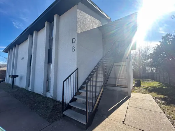 $1,195 | 1401 Old Bardwell Road, Unit B, Ennis, TX 75119
