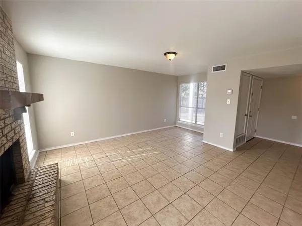 $1,195 | 1401 Old Bardwell Road, Unit B, Ennis, TX 75119