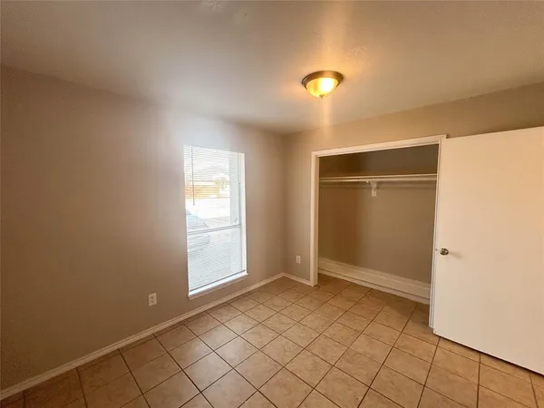 $1,195 | 1401 Old Bardwell Road, Unit B, Ennis, TX 75119