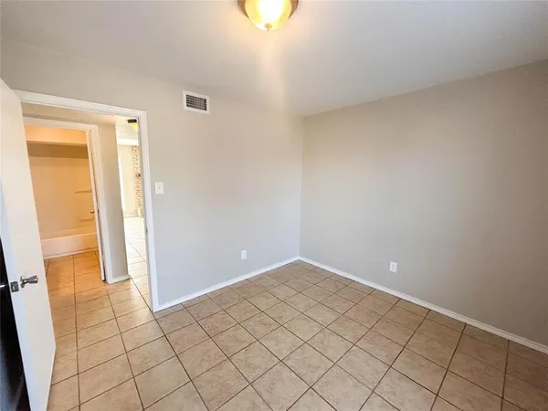 $1,195 | 1401 Old Bardwell Road, Unit B, Ennis, TX 75119