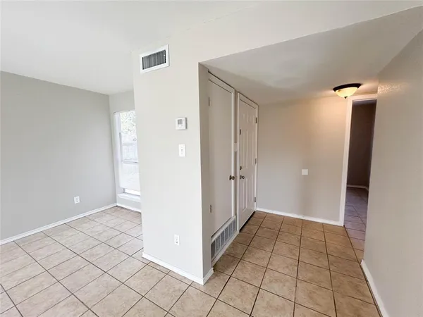 $1,195 | 1401 Old Bardwell Road, Unit B, Ennis, TX 75119