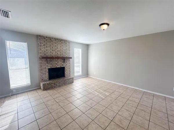$1,195 | 1401 Old Bardwell Road, Unit B, Ennis, TX 75119