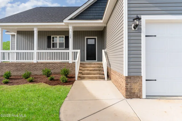 $334,900 | 134 Royal Avenue, Selma, NC 27576