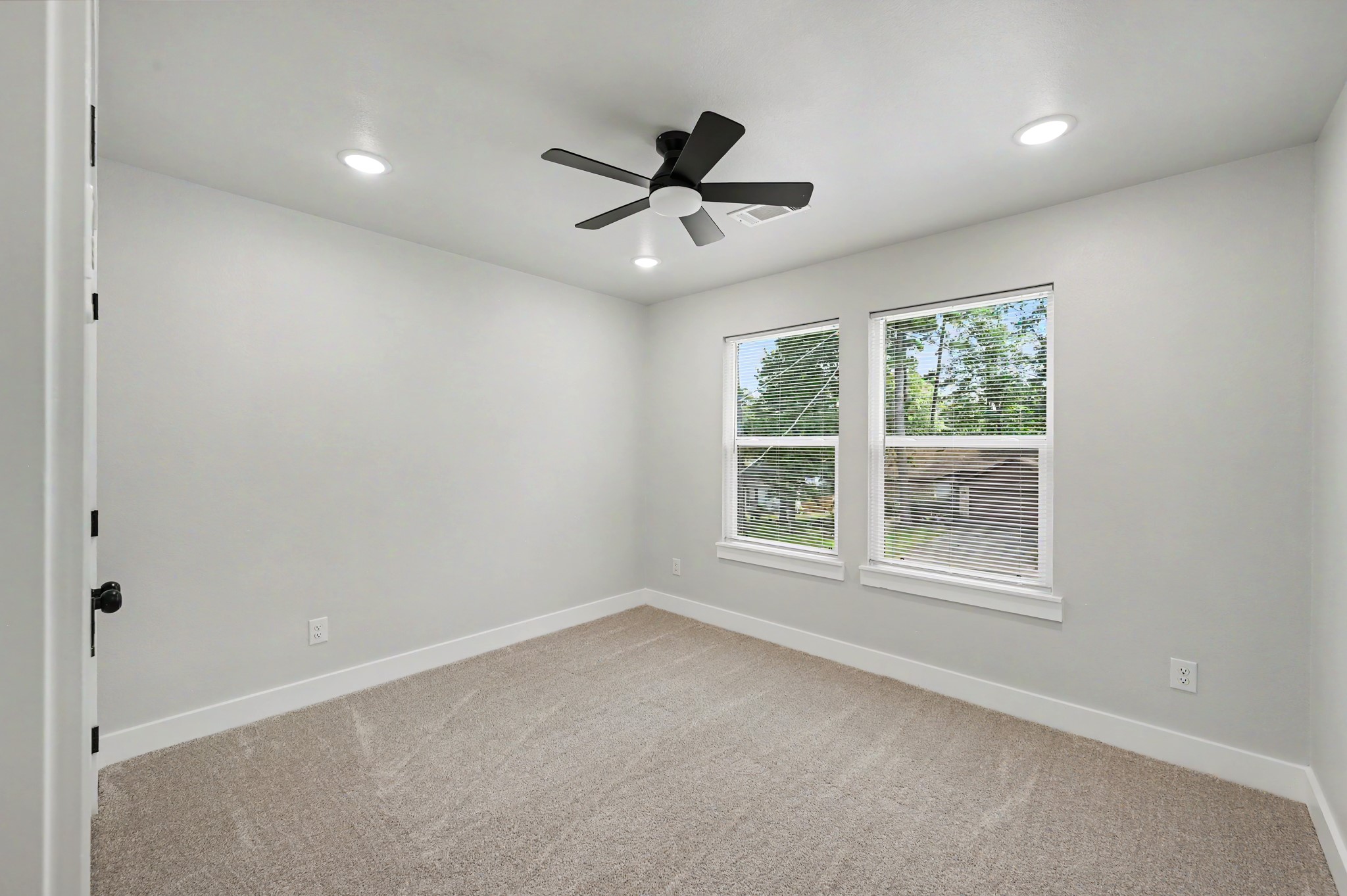 116 Sun City Lane Conroe, TX 77304 - Photo 27 of 39