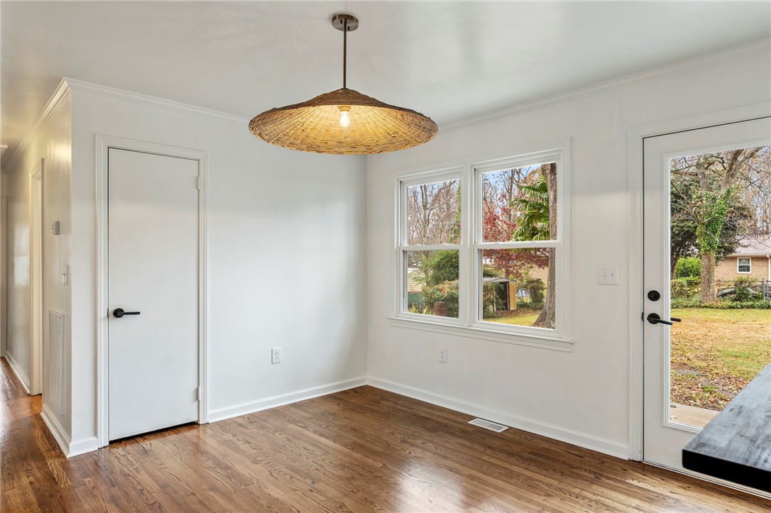 407 Mapleton Drive Greenville, SC 29607 - Photo 11 of 33