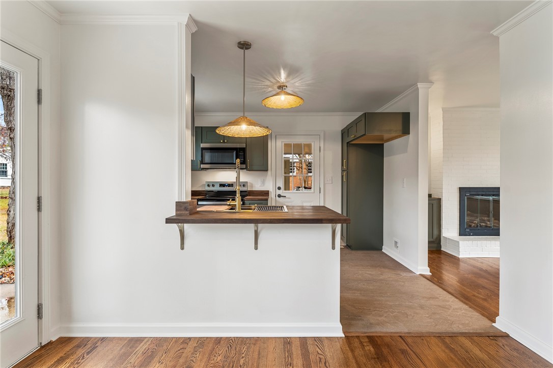 407 Mapleton Drive Greenville, SC 29607 - Photo 12 of 33