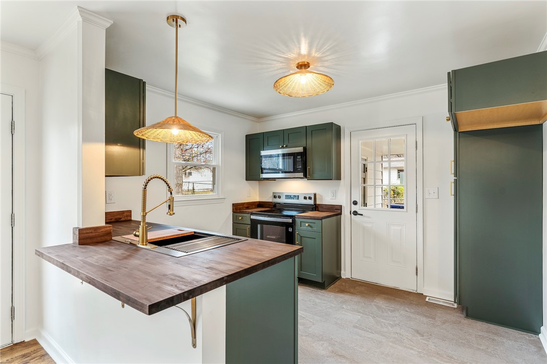 407 Mapleton Drive Greenville, SC 29607 - Photo 13 of 33