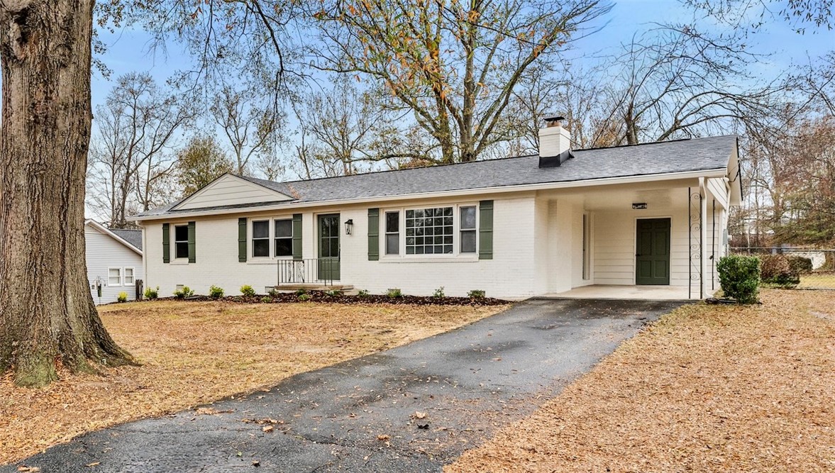 407 Mapleton Drive Greenville, SC 29607 - Photo 3 of 33