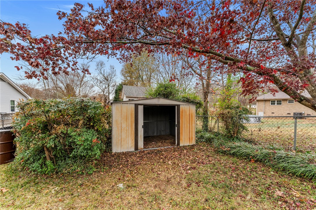 407 Mapleton Drive Greenville, SC 29607 - Photo 32 of 33