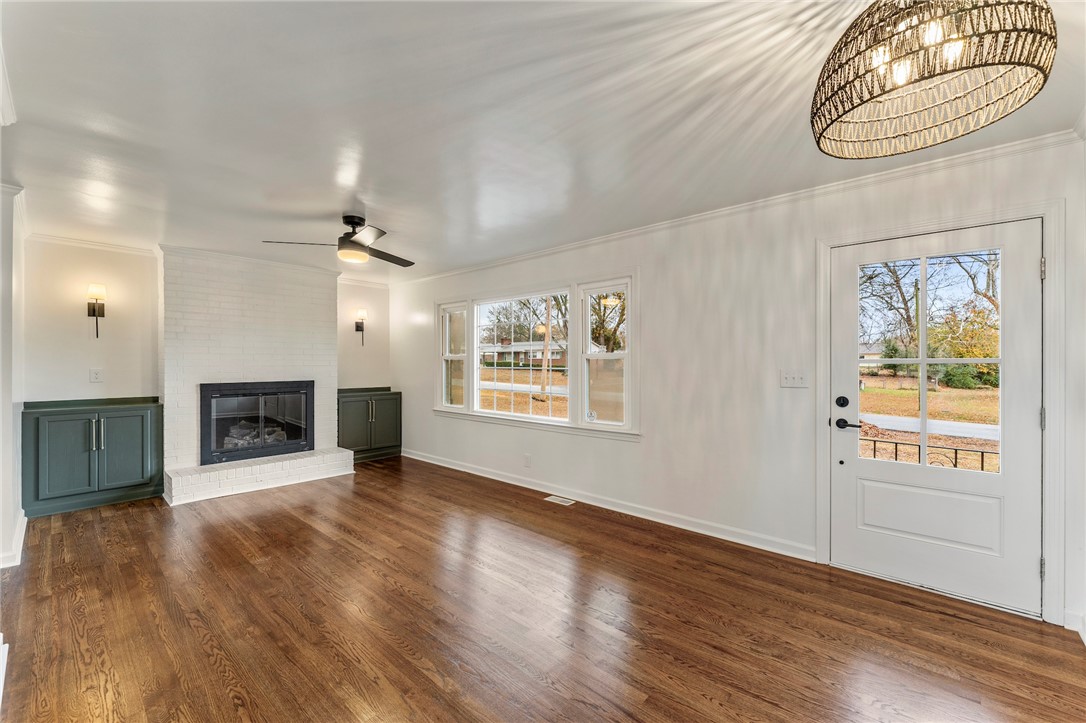 407 Mapleton Drive Greenville, SC 29607 - Photo 5 of 33