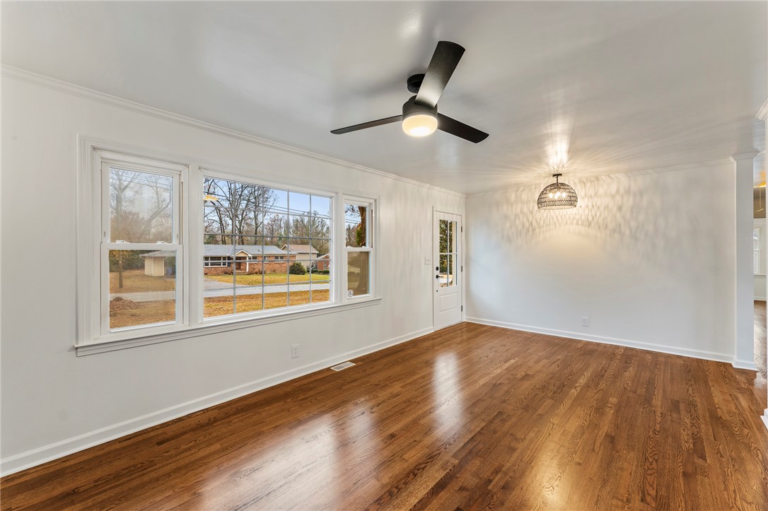 407 Mapleton Drive Greenville, SC 29607 - Photo 6 of 33