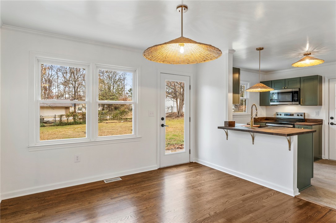 407 Mapleton Drive Greenville, SC 29607 - Photo 9 of 33