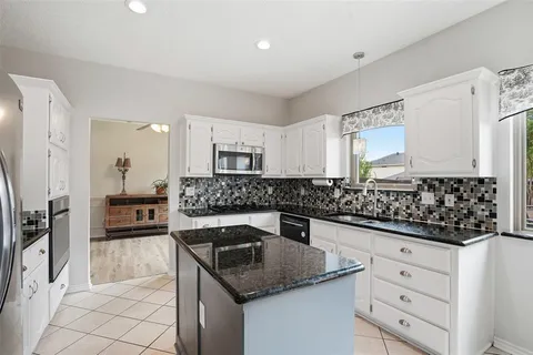 $440,500 | 2010 Walnut Creek Trail, Garland, TX 75040